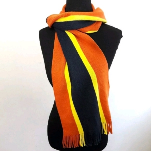 🌟SOLD🌟Mens Tommy Hilfiger Logo Striped Scarf - Picture 4 of 4